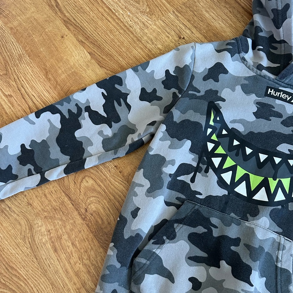 Boy’s Lot HURLEY & Volcom Size 8-10 Years - Picture 4 of 16